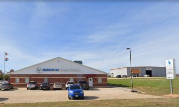 The front of the Lebanon Job Center.